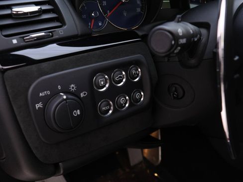 Used 2018 Maserati GranTurismo Sport image 17