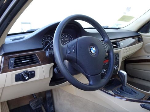 Used 2011 BMW 328i xDrive Sedan image 10