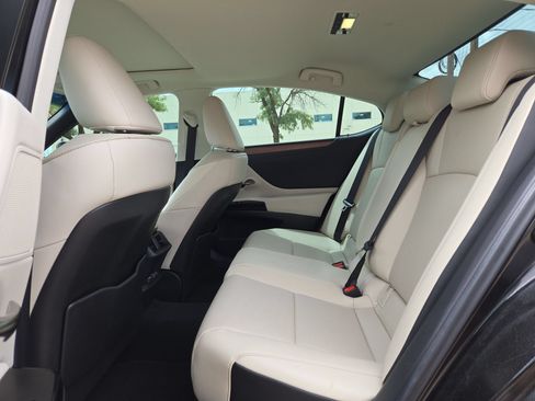 Certified 2025 Lexus ES 350 w/ Premium Package FWD image 13
