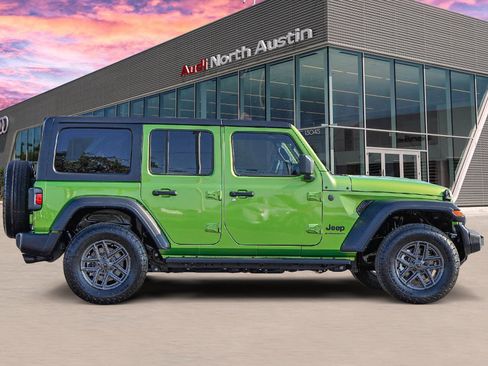 Used 2025 Jeep Wrangler Unlimited Sport image 3