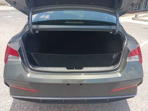 Used 2024 Hyundai Elantra SEL FWD image 21