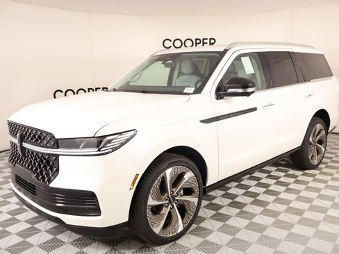 New 2026 Lincoln Navigator Black Label AWD/4WD image 10