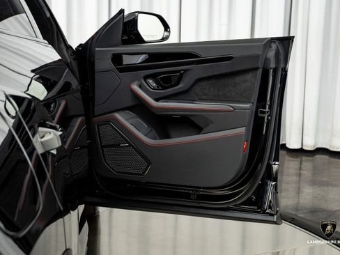 Used 2024 Lamborghini Urus S image 43