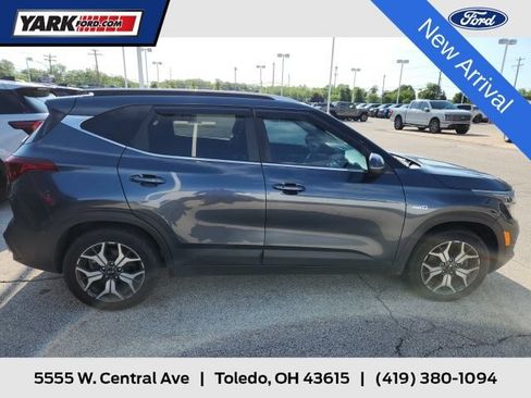 Used 2021 Kia Seltos EX AWD/4WD image 1