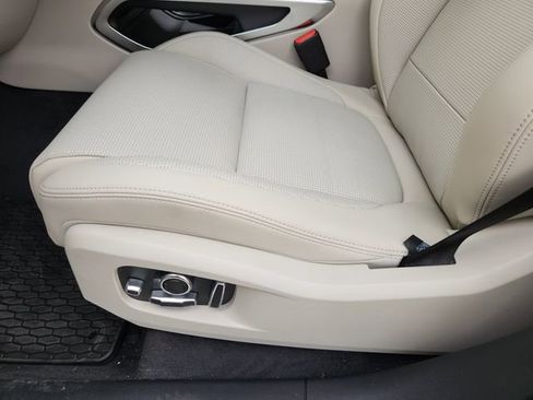 Used 2026 Jaguar F-PACE R-Dynamic S image 18