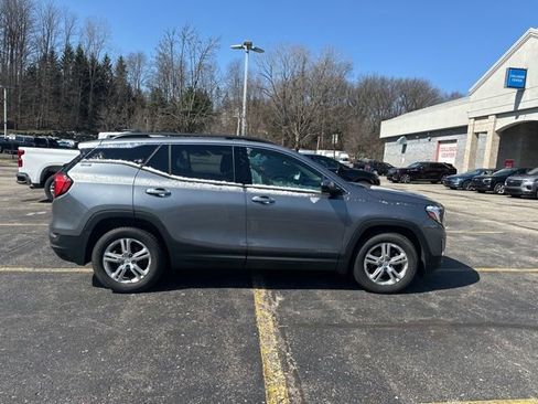 Used 2019 GMC Terrain SLE w/ Driver Convenience Package image 6