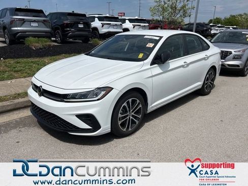 Used 2025 Volkswagen Jetta Sport FWD image 1