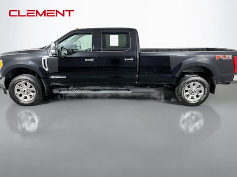Used 2017 Ford F250 Lariat w/ Chrome Package AWD/4WD image 4
