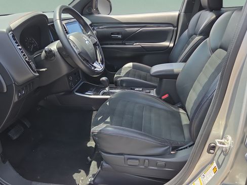 Used 2020 Mitsubishi Outlander SE FWD image 8