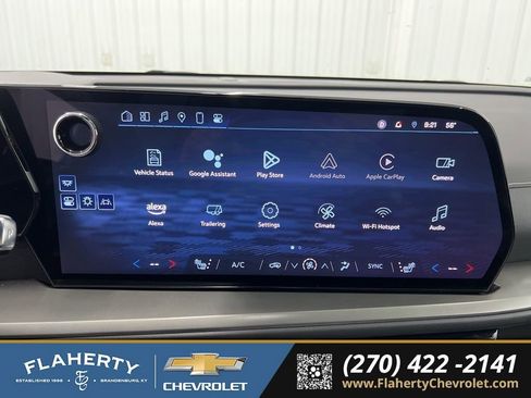 Used 2025 Chevrolet Traverse LT image 28