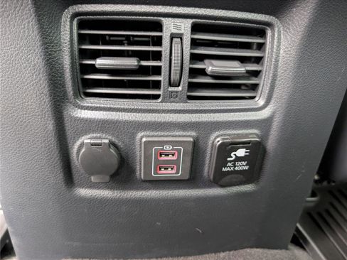 Used 2020 Nissan Titan SV w/ SV Convenience Package AWD/4WD image 14