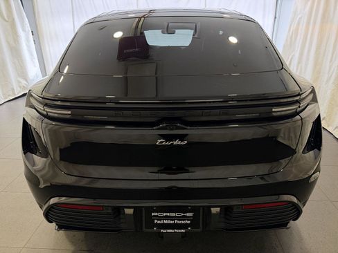 Certified 2025 Porsche Macan Turbo Electric image 8