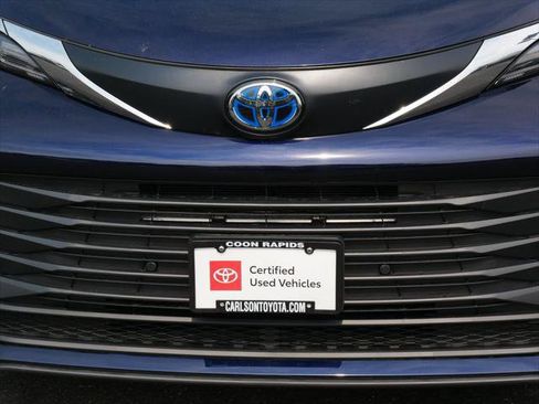 Certified 2025 Toyota Sienna XLE FWD image 7
