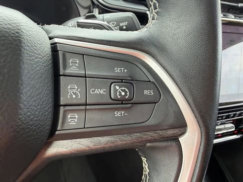 Used 2022 Jeep Grand Cherokee L Limited w/ Luxury Tech Group II image 37