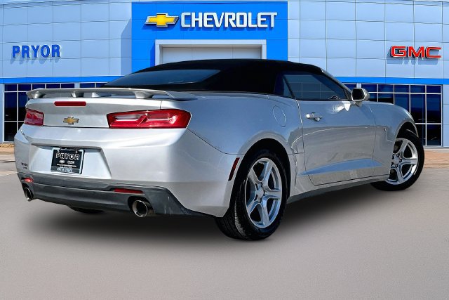 Used 2018 Chevrolet Camaro LT RWD image 5