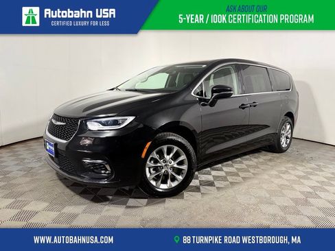 Used 2023 Chrysler Pacifica Touring-L AWD/4WD image 1