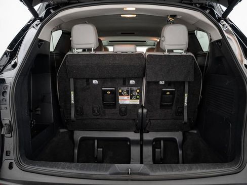 Used 2025 Toyota Sienna XLE FWD image 12