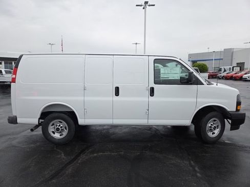 New 2026 GMC Savana 2500 w/ Driver Convenience Package RWD image 17