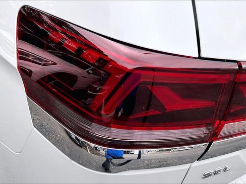 New 2026 Volkswagen Atlas SEL Premium R-Line AWD/4WD image 14