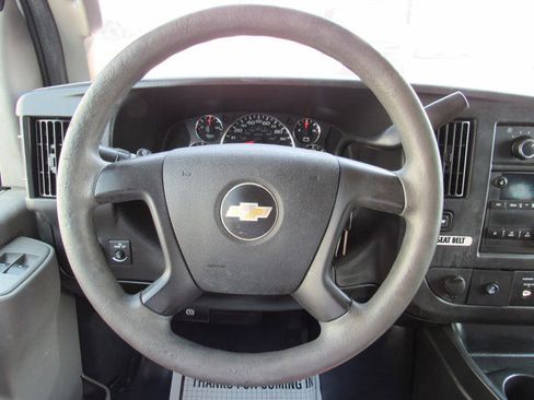 Used 2016 Chevrolet Express 2500 RWD image 32