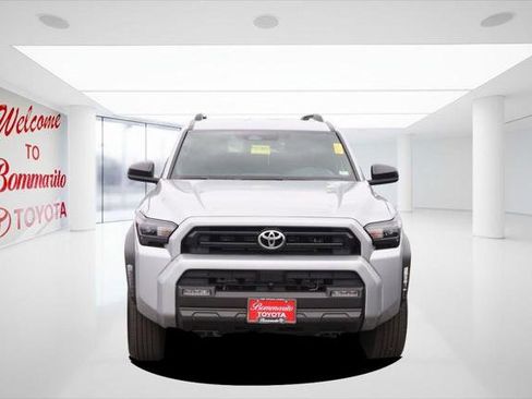 Certified 2025 Toyota 4Runner SR5 AWD/4WD image 4
