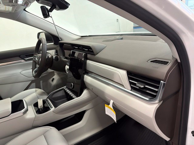 New 2027 GMC Terrain Denali w/ LPO, Floor Liner Package AWD/4WD image 31