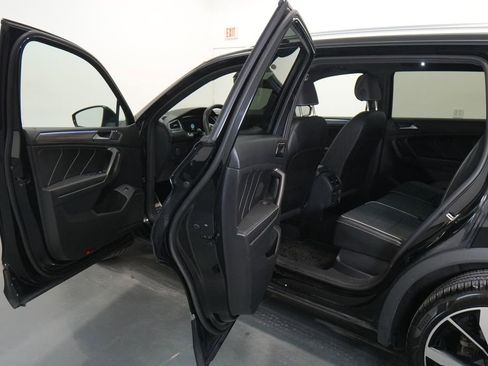 Used 2022 Volkswagen Tiguan SEL R-Line image 25