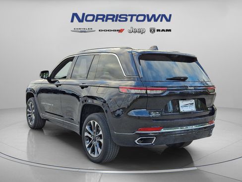 Used 2023 Jeep Grand Cherokee Overland w/ Luxury Tech Group IV image 4