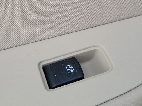 Used 2017 Subaru Outback 2.5i Premium image 25