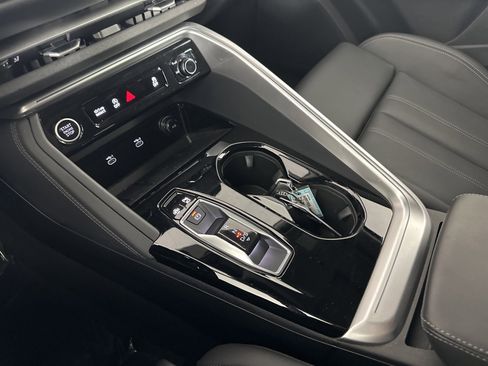 Used 2025 Audi Q5 Premium Plus w/ Premium Plus image 17