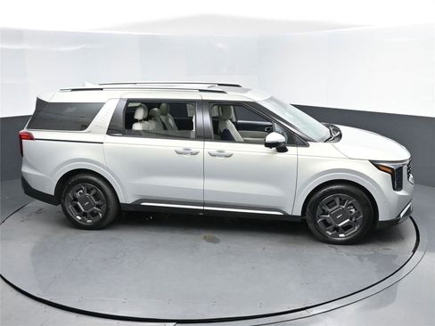 New 2026 Kia Carnival SX image 12