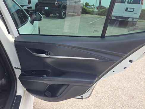 Used 2025 Toyota Camry Hybrid FWD image 23
