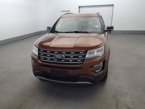 Used 2017 Ford Explorer XLT w/ Equipment Group 201A AWD/4WD image 15