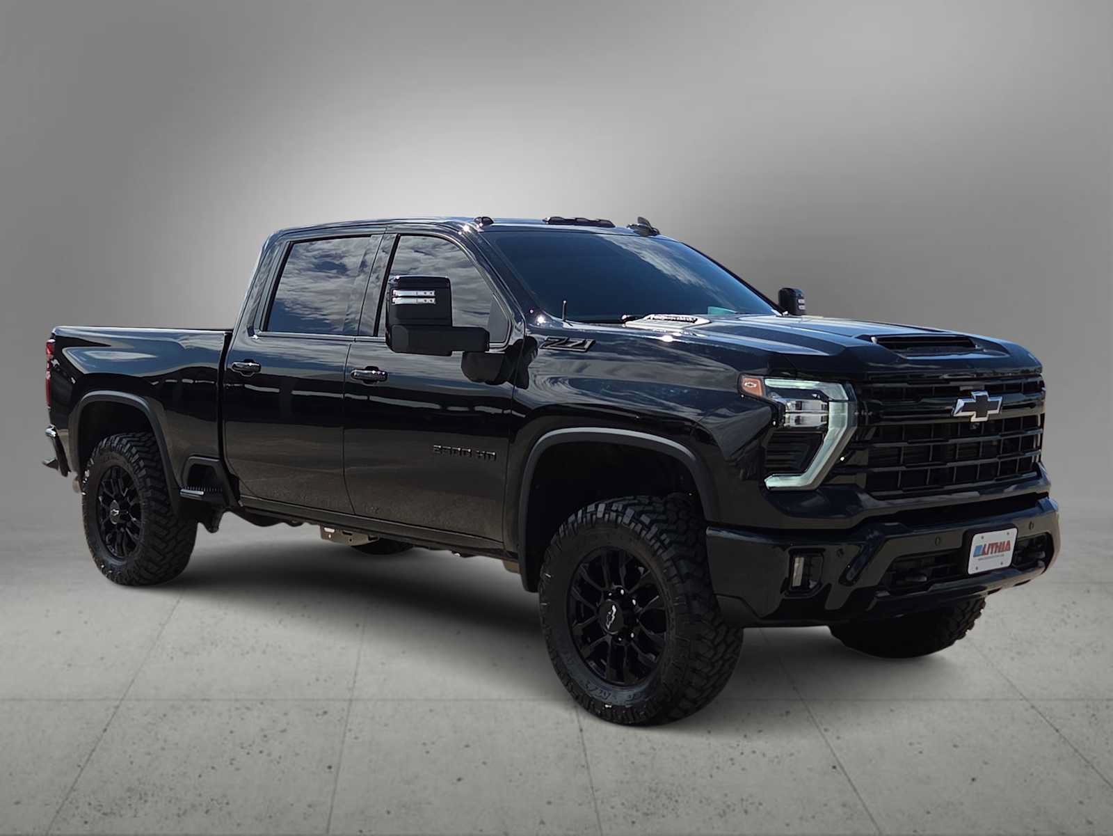Used 2025 Chevrolet Silverado 2500 LTZ w/ Trail Boss Package AWD/4WD image 2