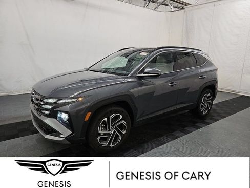 Used 2025 Hyundai Tucson Limited AWD/4WD image 1