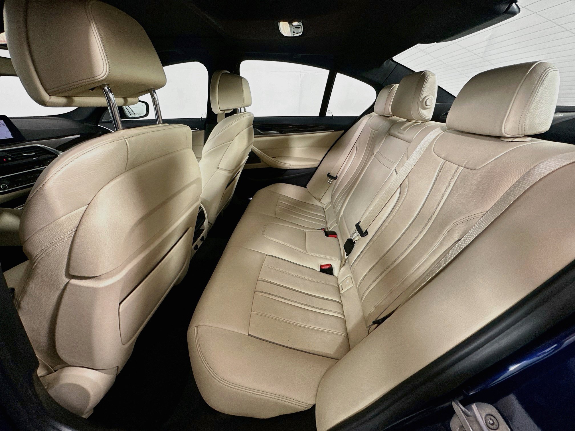 Used 2019 BMW 530i w/ Premium Package RWD image 28