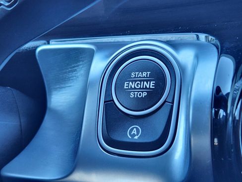 Used 2023 Mercedes-Benz GLB 250 image 27