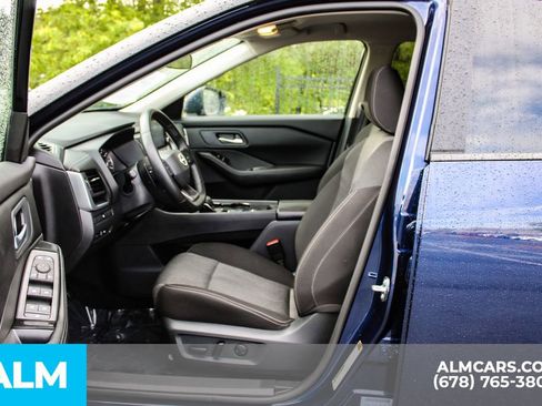 Used 2025 Nissan Rogue SV FWD image 17