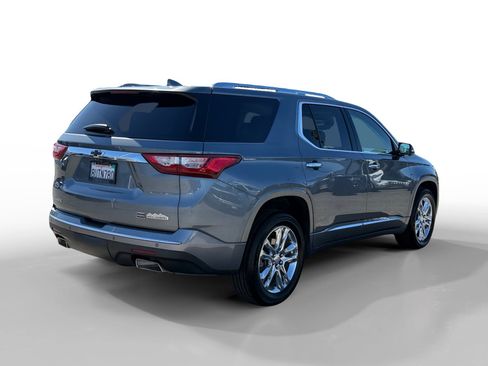 Used 2021 Chevrolet Traverse High Country FWD image 5