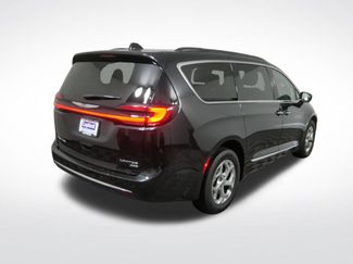 Used 2023 Chrysler Pacifica Limited w/ Uconnect Theater Family Group AWD/4WD video 3