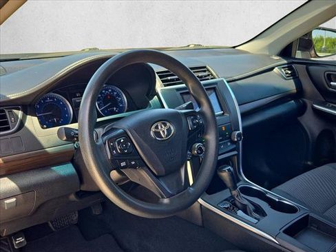 Used 2017 Toyota Camry LE FWD image 10