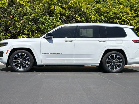 Used 2021 Jeep Grand Cherokee L Overland w/ Advanced Protech Group III AWD/4WD image 7