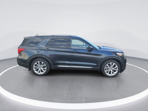 Used 2022 Ford Explorer Platinum w/ Equipment Group 601A RWD image 9
