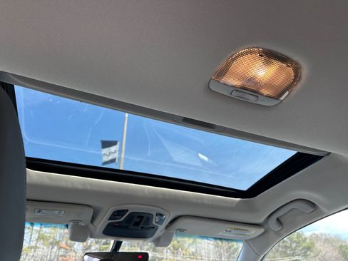 Used 2022 Subaru Outback Limited image 8