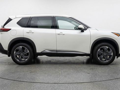 Used 2025 Nissan Rogue SV FWD image 11