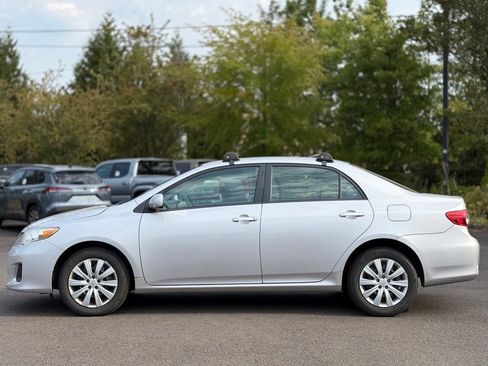 Used 2012 Toyota Corolla LE FWD image 2