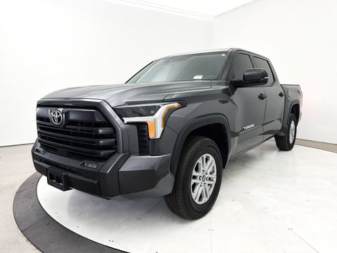 Used 2024 Toyota Tundra SR5 w/ SR5 Convenience Package AWD/4WD image 11