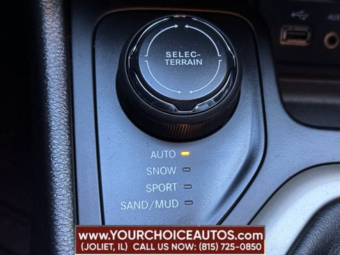 Used 2017 Jeep Cherokee Sport AWD/4WD image 45