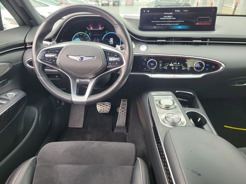Used 2022 Genesis GV70 3.5T Sport w/ Sport Prestige Package AWD/4WD image 10