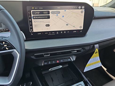 New 2026 Audi Q3 quattro 2.0T AWD/4WD image 21